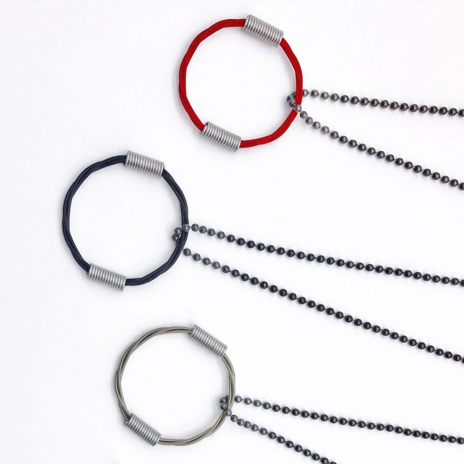 BALL & CHAIN NECKLACE - RED - Image 4